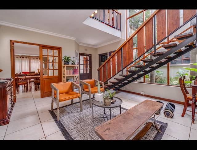 6 BEDROOM HOUSE FOR SALE IN ROBIN HILLS